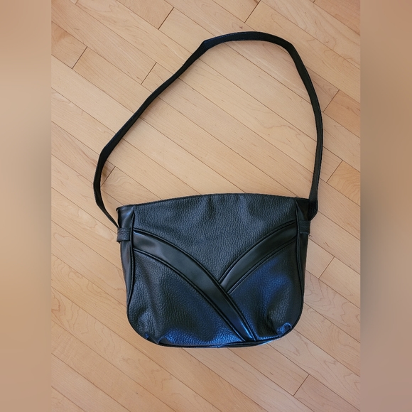 Ambassador Design Black Handbag - Picture 1 of 7